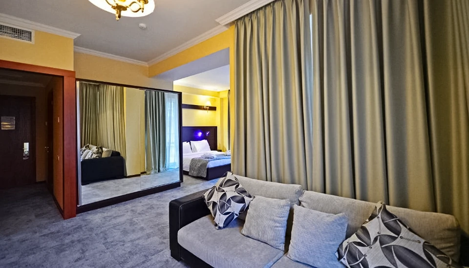 هتل آستوریا تفلیس